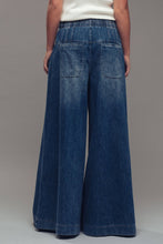 Load image into Gallery viewer, Urban Daizy - Pleated Wide-Leg Button Closure Pants