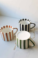 Load image into Gallery viewer, Fodory - Simple Striped Mug
