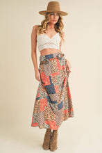 Load image into Gallery viewer, AEMI + CO - 773DN Bradyn Print Skirt 3