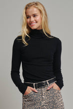 Load image into Gallery viewer, Urban Daizy - Contrast Seam Turtleneck Knit Top