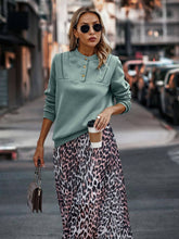 Load image into Gallery viewer, SZ1-TP8322 Quarter Button Sweatshirt: Grey / L