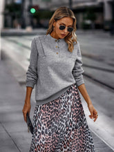 Load image into Gallery viewer, SZ1-TP8322 Quarter Button Sweatshirt: Grey / L