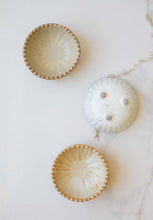 Load image into Gallery viewer, Fodory - Ruffled Edge Ceramic Pinch Bowls