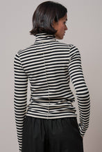 Load image into Gallery viewer, Urban Daizy - Contrast Seam Turtleneck Knit Top