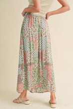 Load image into Gallery viewer, AEMI + CO - 773DN Bradyn Print Skirt 3