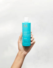 Load image into Gallery viewer, MoroccanOil Moisture Repair Shampoo