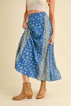 Load image into Gallery viewer, AEMI + CO - 745BK Melanie Skirt
