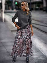 Load image into Gallery viewer, SZ1-TP8322 Quarter Button Sweatshirt: Grey / XL
