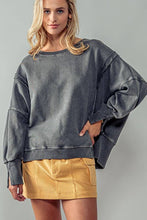 Load image into Gallery viewer, ORGANIC PIGMENT WASHED SWEATSHIRT TOP : TOMATO CREAM / S-2/M-2/L-2
