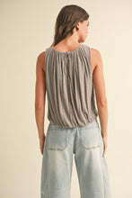 Load image into Gallery viewer, MIOU MUSE - T4577   LINEN KNITTED BUBBLE BOTTOM TOP
