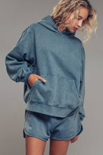 Load image into Gallery viewer, Urban Daizy - Vintage Wash Oversized Brushed Hoodie
