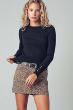 Load image into Gallery viewer, Urban Daizy - Polished Button Cuff Slim Knit Top

