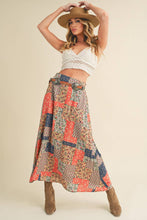 Load image into Gallery viewer, AEMI + CO - 773DN Bradyn Print Skirt 3
