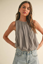 Load image into Gallery viewer, MIOU MUSE - T4577   LINEN KNITTED BUBBLE BOTTOM TOP

