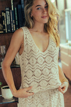 Load image into Gallery viewer, Urban Daizy - Natural Crochet Wavy V-Neck Tank
