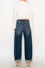 Load image into Gallery viewer, ARTEMIS VINTAGE - HIGH RISE RELAXED TAPERED DARK WASH BARREL JEANS
