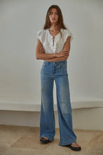 Load image into Gallery viewer, By Together - L6502 | Woven Cotton Linen Button V-Neck Short Sleeve Top
