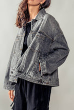 Load image into Gallery viewer, Urban Daizy - DENIM BUTTON-UP JACKET
