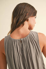 Load image into Gallery viewer, MIOU MUSE - T4577   LINEN KNITTED BUBBLE BOTTOM TOP
