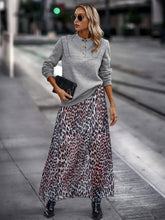 Load image into Gallery viewer, SZ1-TP8322 Quarter Button Sweatshirt: Grey / L
