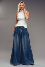 Load image into Gallery viewer, Urban Daizy - Pleated Wide-Leg Button Closure Pants
