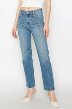 Load image into Gallery viewer, ARTEMIS VINTAGE - WESTERN DETAILING HIGH RISE STRAIGHT LEG JEANS
