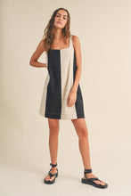 Load image into Gallery viewer, MIOU MUSE - D3367   COLOR BLOCK LINEN MINI DRESS

