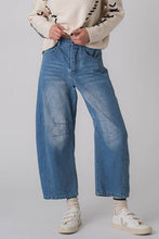 Load image into Gallery viewer, Urban Daizy - Heart of the Stitch Crewneck Sweater
