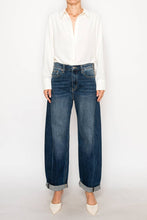 Load image into Gallery viewer, ARTEMIS VINTAGE - HIGH RISE RELAXED TAPERED DARK WASH BARREL JEANS

