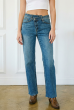 Load image into Gallery viewer, ARTEMIS VINTAGE - DUAL ACCENT CROSSOVER CUFF STRAIGHT LEG JEANS
