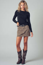 Load image into Gallery viewer, Urban Daizy - Polished Button Cuff Slim Knit Top
