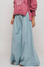 Load image into Gallery viewer, Urban Daizy - Pleated Wide-Leg Button Closure Pants
