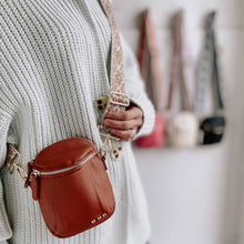 Load image into Gallery viewer, Ellie Crossbody Bag *AS SEEN IN ANTHROPOLOGIE*: Brown
