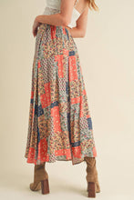 Load image into Gallery viewer, AEMI + CO - 773DN Bradyn Print Skirt 3
