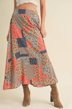 Load image into Gallery viewer, AEMI + CO - 773DN Bradyn Print Skirt 3

