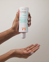 Load and play video in Gallery viewer, MoroccanOil Moisture Repair Conditioner
